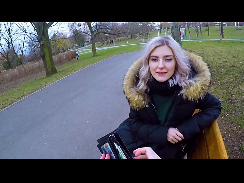 ❤️ Už pinigus nuryja karštą nepažįstamojo spermą - blowjob in the park by Eva Elfie ☑  Seksas prie mūsų ﹏